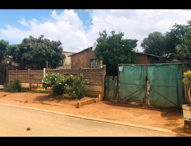 2 BEDROOM HOUSE FOR SALE IN COSMO CITY